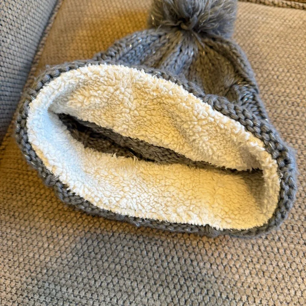 Fleece Lined Grey Cable Knit Pom Pom Beanie Winter Hat - Picture 2 of 3